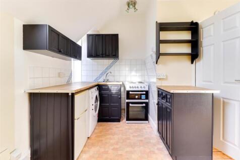 11. Kitchen 1.1.jpg