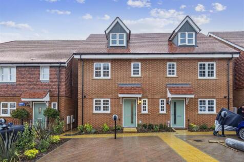 3-Electric-Close2c-Catteshall-Court2c-Godalming-GU