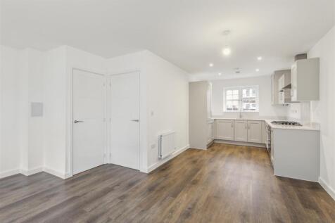 3-Electric-Close2c-Catteshall-Court2c-Godalming-GU