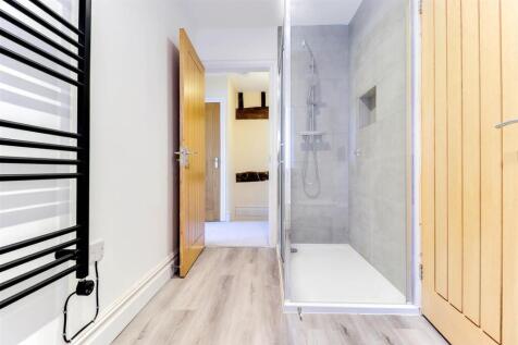 Bathroom 1.2.jpg