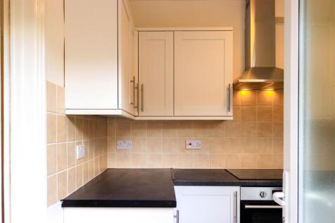 09. Kitchen.jpg