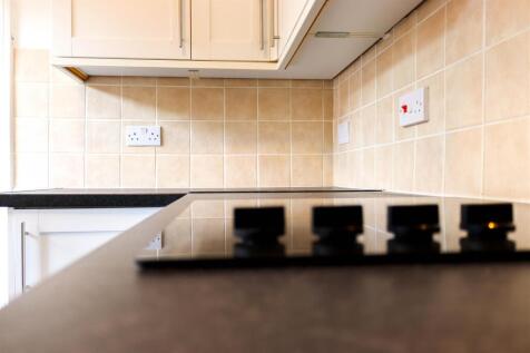 10. Kitchen.jpg