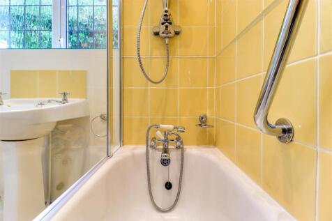 Bathroom 1.2.jpg