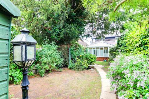 15. Garden 1.1.jpg