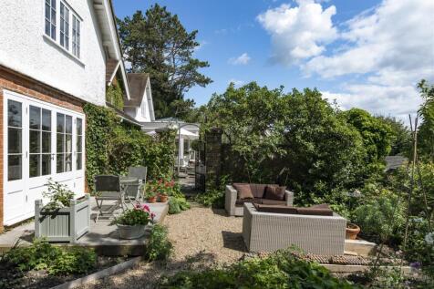 The-Stables-9-Guildown-Avenue-Guildford-GU2-4HA-12