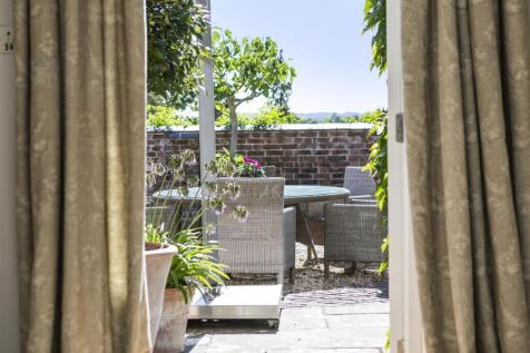 The-Stables-9-Guildown-Avenue-Guildford-GU2-4HA-43