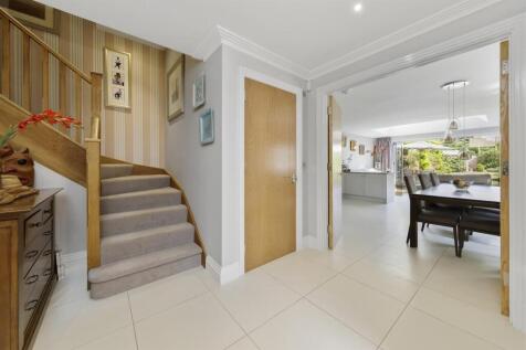 6-Coplestone-Chase-Cranley-Road-Guildford-GU1-2JW-
