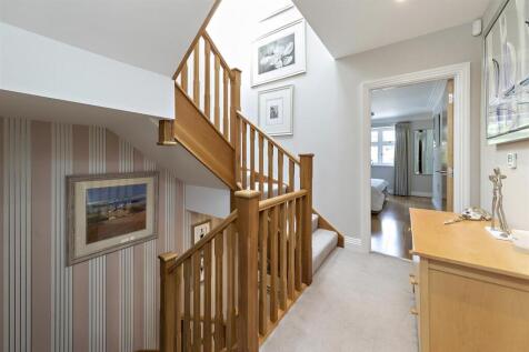 6-Coplestone-Chase-Cranley-Road-Guildford-GU1-2JW-
