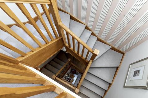 6-Coplestone-Chase-Cranley-Road-Guildford-GU1-2JW-
