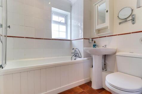 Bathroom 1.1.jpg