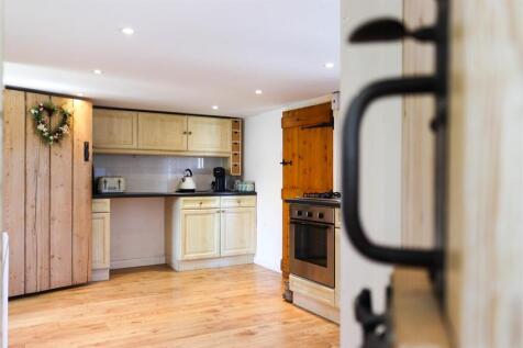 16. Kitchen 1.6.jpg