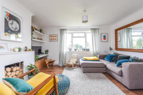 85 Wyphurst Road GU6 Crowes Cranleigh  (2 of 19).j