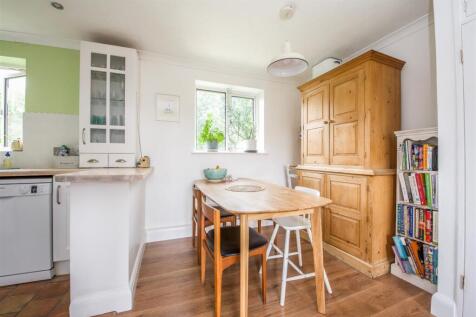 85 Wyphurst Road GU6 Crowes Cranleigh  (3 of 19).j