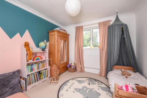 85 Wyphurst Road GU6 Crowes Cranleigh  (6 of 19).j