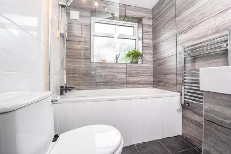 85 Wyphurst Road GU6 Crowes Cranleigh  (7 of 19).j