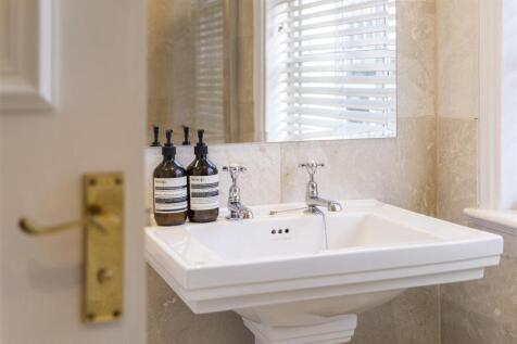 Apt-1-276-High-Street-Guilford-34.jpg