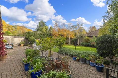 Leander, Avenue Road Cranleigh, GU6 7LL-8.JPG