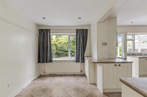 8 Orchard Gardens Cranleigh GU6 7LG-20.JPG
