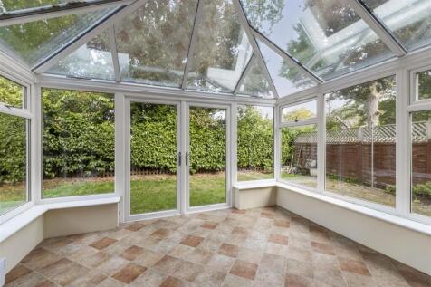 8 Orchard Gardens Cranleigh GU6 7LG-27.JPG