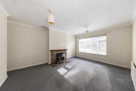 8 Orchard Gardens Cranleigh GU6 7LG-14.JPG