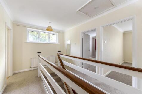 8 Orchard Gardens Cranleigh GU6 7LG-33.JPG