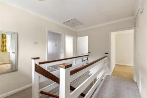 8 Orchard Gardens Cranleigh GU6 7LG-30.JPG