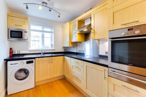 23. Kitchen.jpg