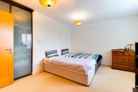 31. Bedroom 1.jpg