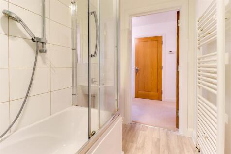42. Bathroom 1.jpg