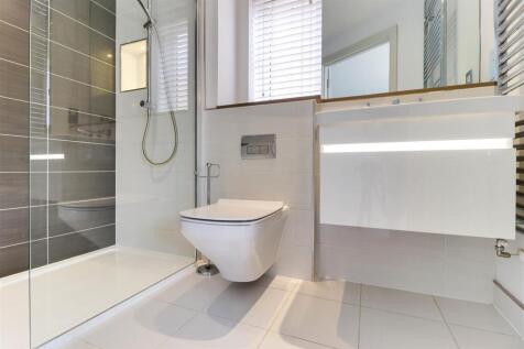 29. Bed 1 en-suite 1.1.jpg