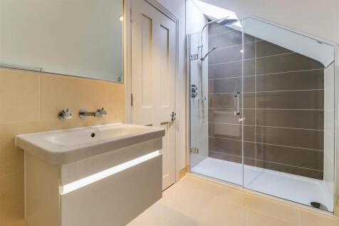 Loft bedroom en-suite 1.2-Edit.jpg