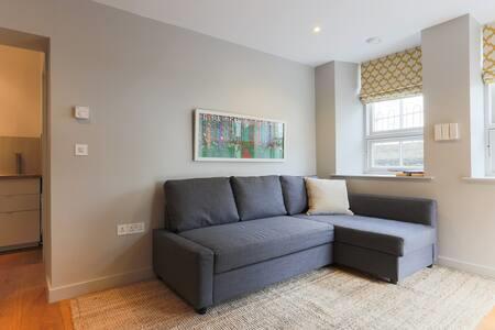 lounge sofa.jpg