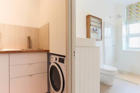 kitchen bathroom.jpg