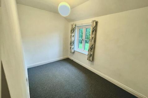 Bedroom 3.jpg