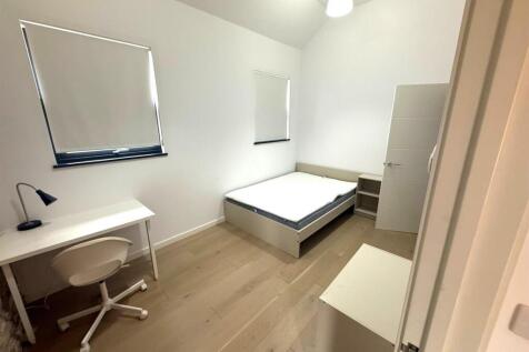 Coach House Bed.jpg