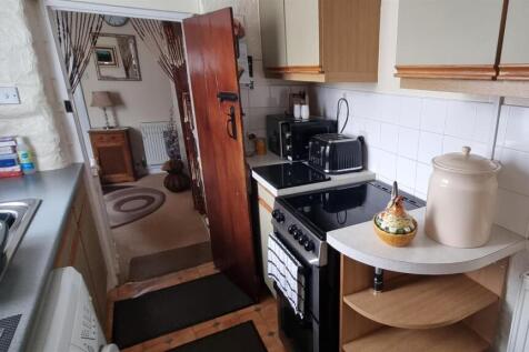 Kitchen (1).jpg