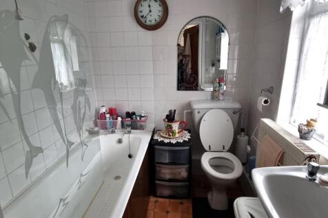 Bathroom (1).jpg
