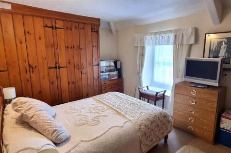Front Bedroom.jpg