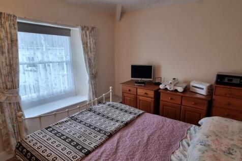 Back Bedroom.jpg