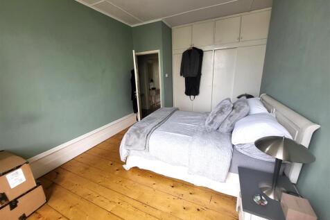 bed 1 other.jpg