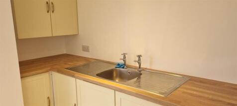 Utility hobby room x 2 .jpg