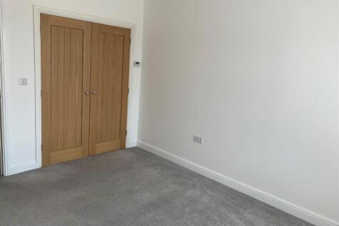 Bedroom 12.jpg