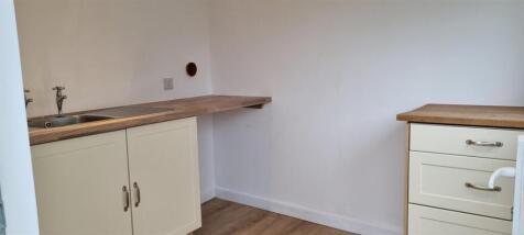 Utility hobby room .jpg