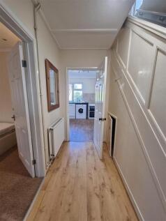 ENTRANCE HALLWAY.jpg