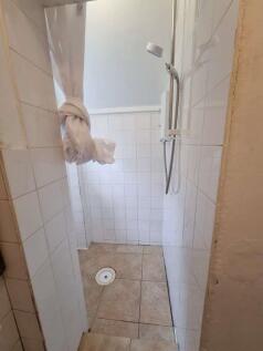 GROUND FLOOR SHOWER ROOM (2).jpg