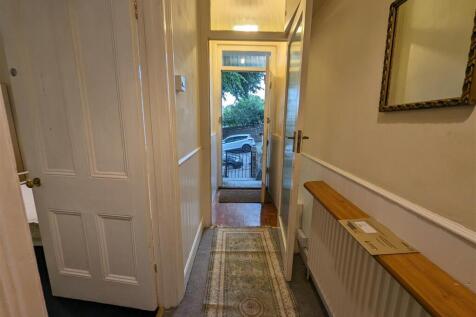 ENTRANCE HALLWAY (2).jpg