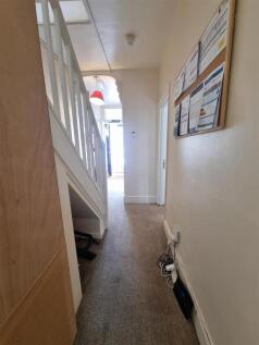 ENTRANCE HALLWAY.jpg