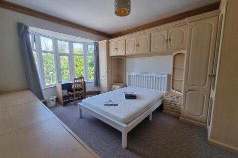 First Floor Front Bedroom.jpg