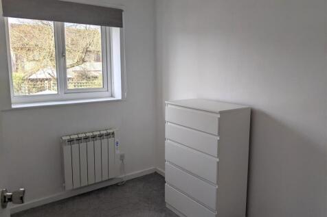bedroom 2.jpeg