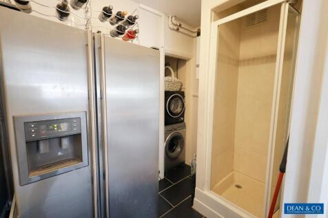 Utility/shower